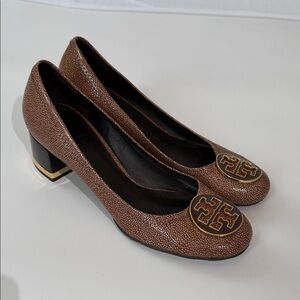 Tory Burch Heels Size 8.5 Brown And Tan With Gold Emblem EUC Like New